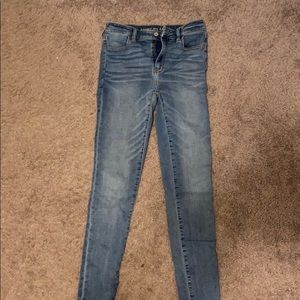 Light wash American Eagle jeggings